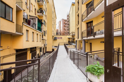 Inviting double bedroom near the Corvetto subway station - Gallery - 6