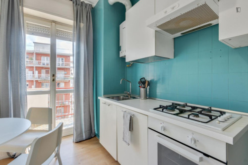 Colourful double bedroom with a balcony, in Maggiolina - Gallery - 6