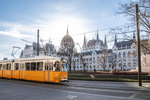 Bright 1-bedroom apartment near Hungarian Parliament