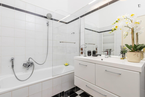Bright 1-bedroom apartment near Hungarian Parliament - Gallery - 11