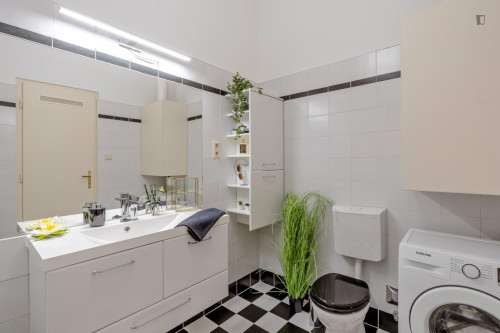 Bright 1-bedroom apartment near Hungarian Parliament - Gallery - 14