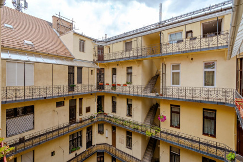 Bright 1-bedroom apartment near Hungarian Parliament - Gallery - 6