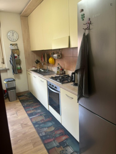 Single bedroom in 4-bedroom apartment - Gallery - 6