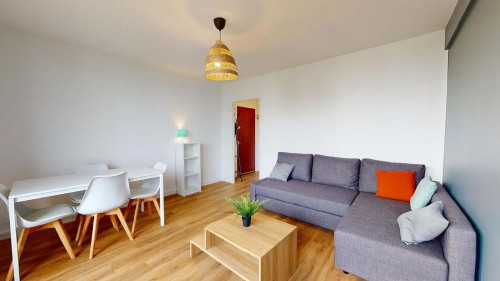 APPARTEMENT 3 PIÈCES AVEC BALCON