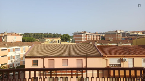 Single private bedroom, with balcony, in 3-bedroom apartment. 