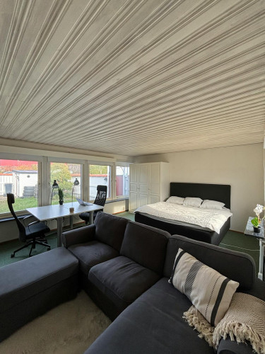 Mantalsvägen, Täby