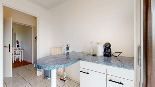 Room in Avenue Léon Blum, Pessac for 67 m² with 4 bedrooms