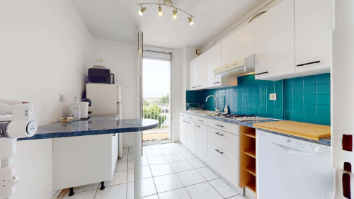 Room in Avenue Léon Blum, Pessac for 67 m² with 4 bedrooms