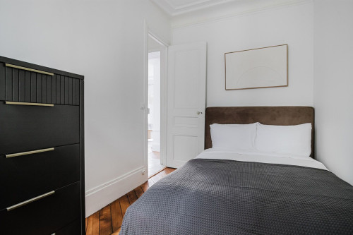 Charming 3-Bedroom Apartment in Paris - Gallery - 32