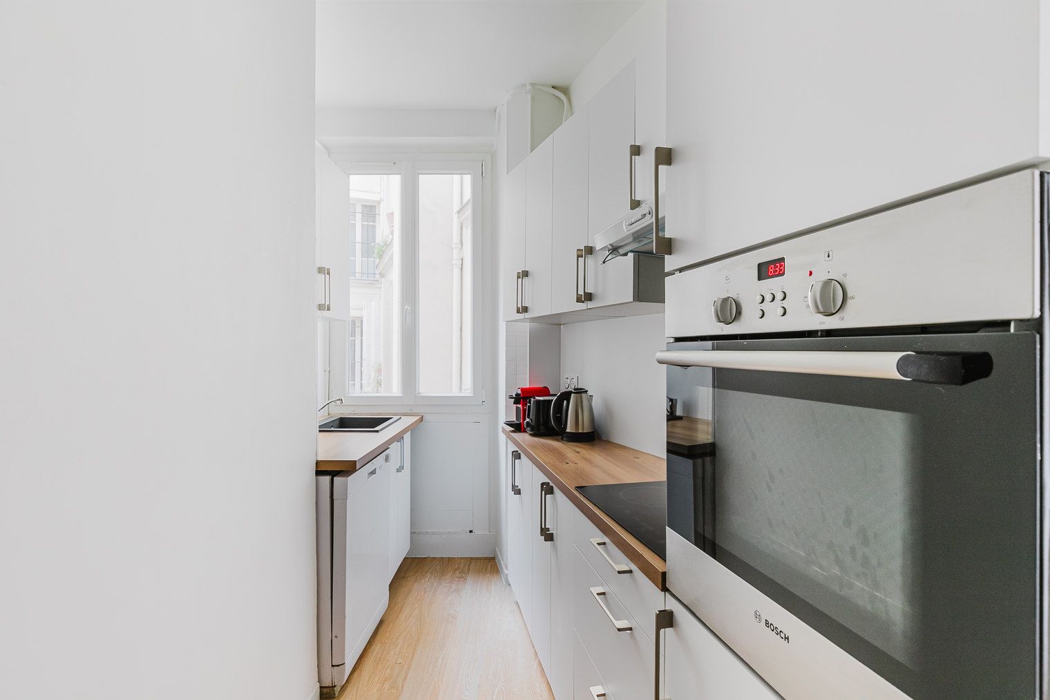 Charming 3-Bedroom Apartment In Paris - 25