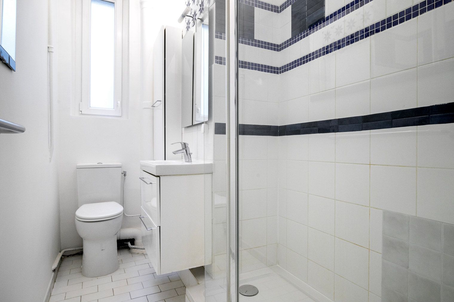 Charming 3-Bedroom Apartment In Paris - 10