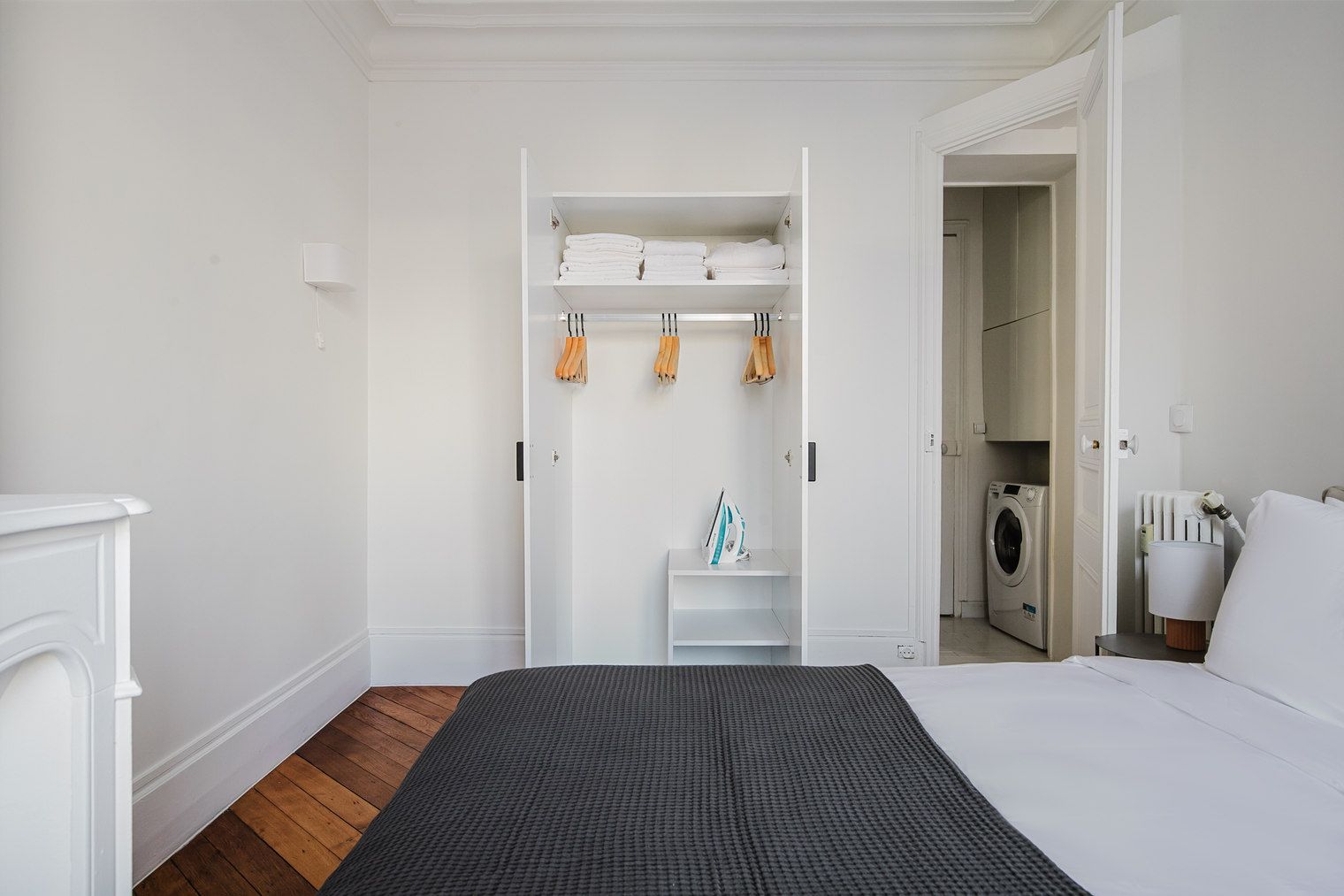 Charming 3-Bedroom Apartment In Paris - 12