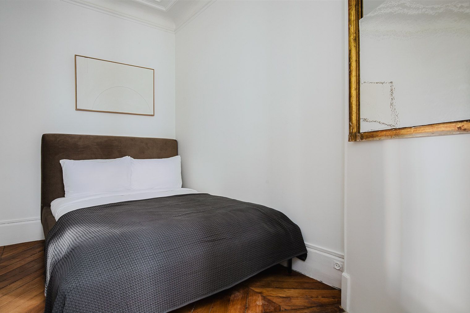 Charming 3-Bedroom Apartment In Paris - 13