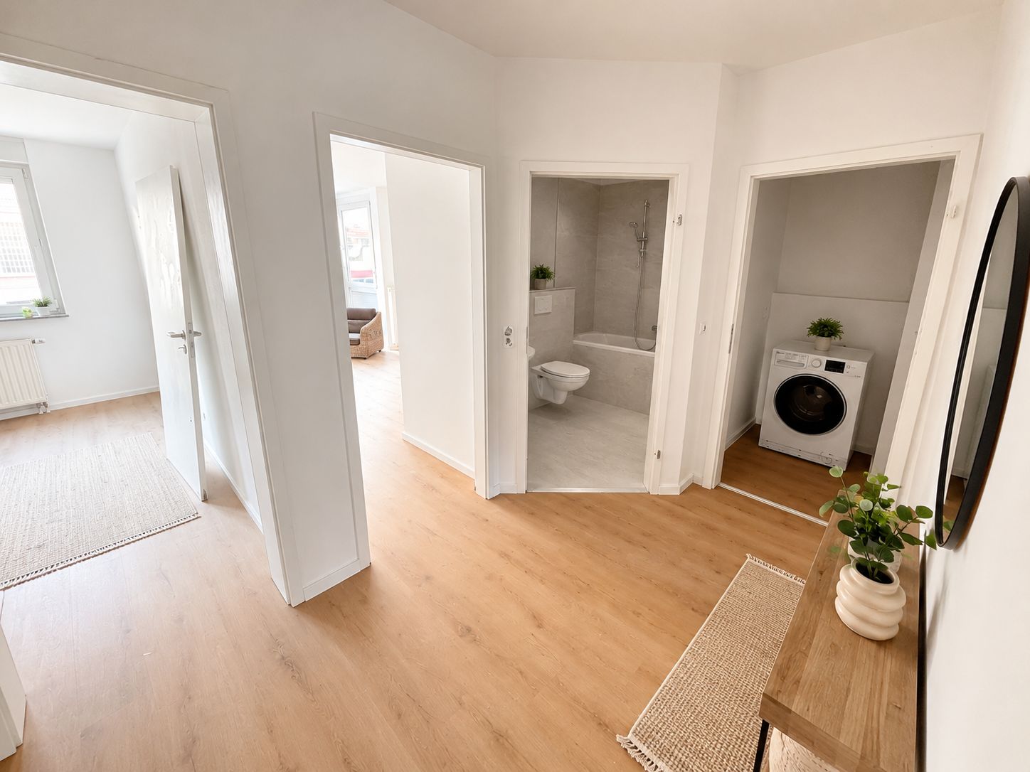 Modern, Fully Furnished 2-Room Apartment In Ludwigshafen Am Rhein - First Occupancy After Core Renov - 1