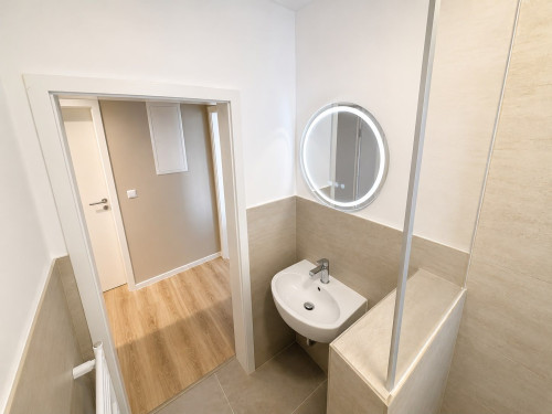 Beautiful & cozy apartment near HRW and city center