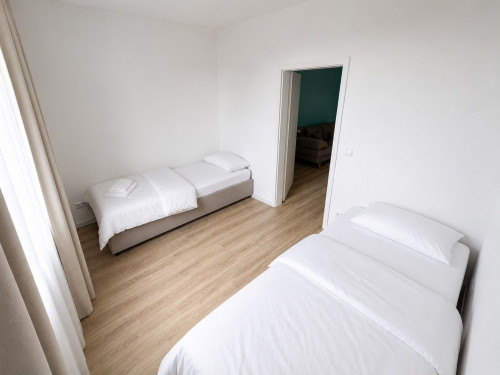 Beautiful & cozy apartment near HRW and city center