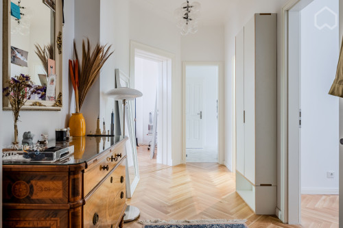 Stylish and Modern Altbau Apartment in the Heart of Prenzlauer Berg