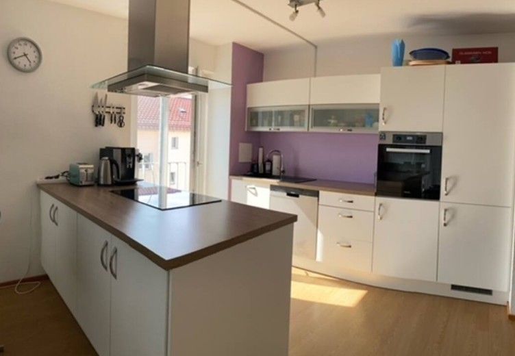 Modern Spacious Apartment Near City Center - 23