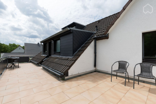 Newly renovated 3-room apartment with roof terrace in Düsseldorf Wersten