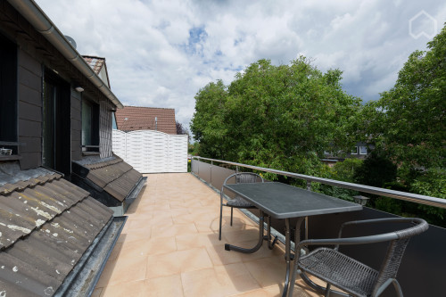 Newly renovated 3-room apartment with roof terrace in Düsseldorf Wersten