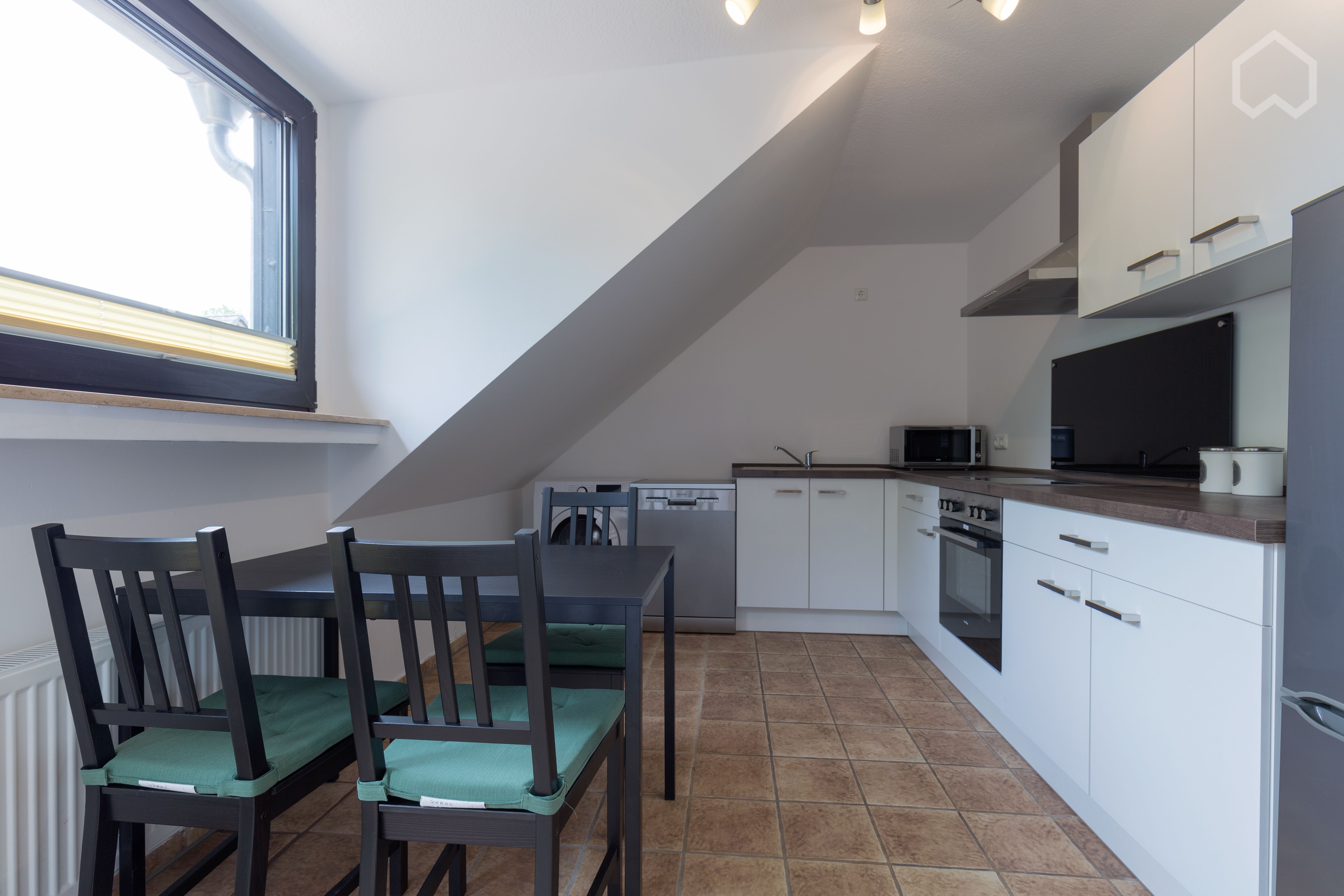 Newly Renovated 3-Room Apartment With Roof Terrace In Düsseldorf Wersten - 8