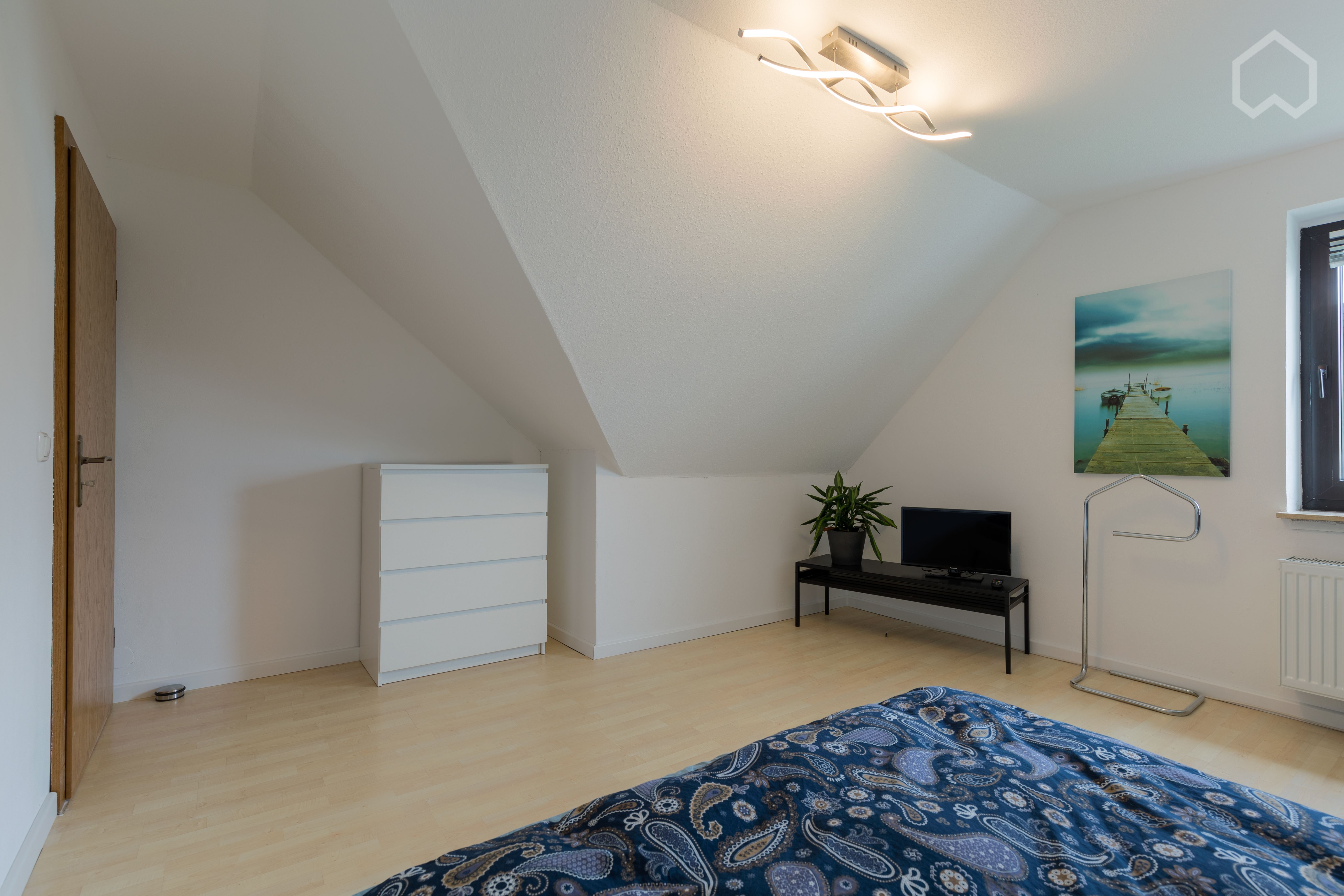 Newly Renovated 3-Room Apartment With Roof Terrace In Düsseldorf Wersten - 12