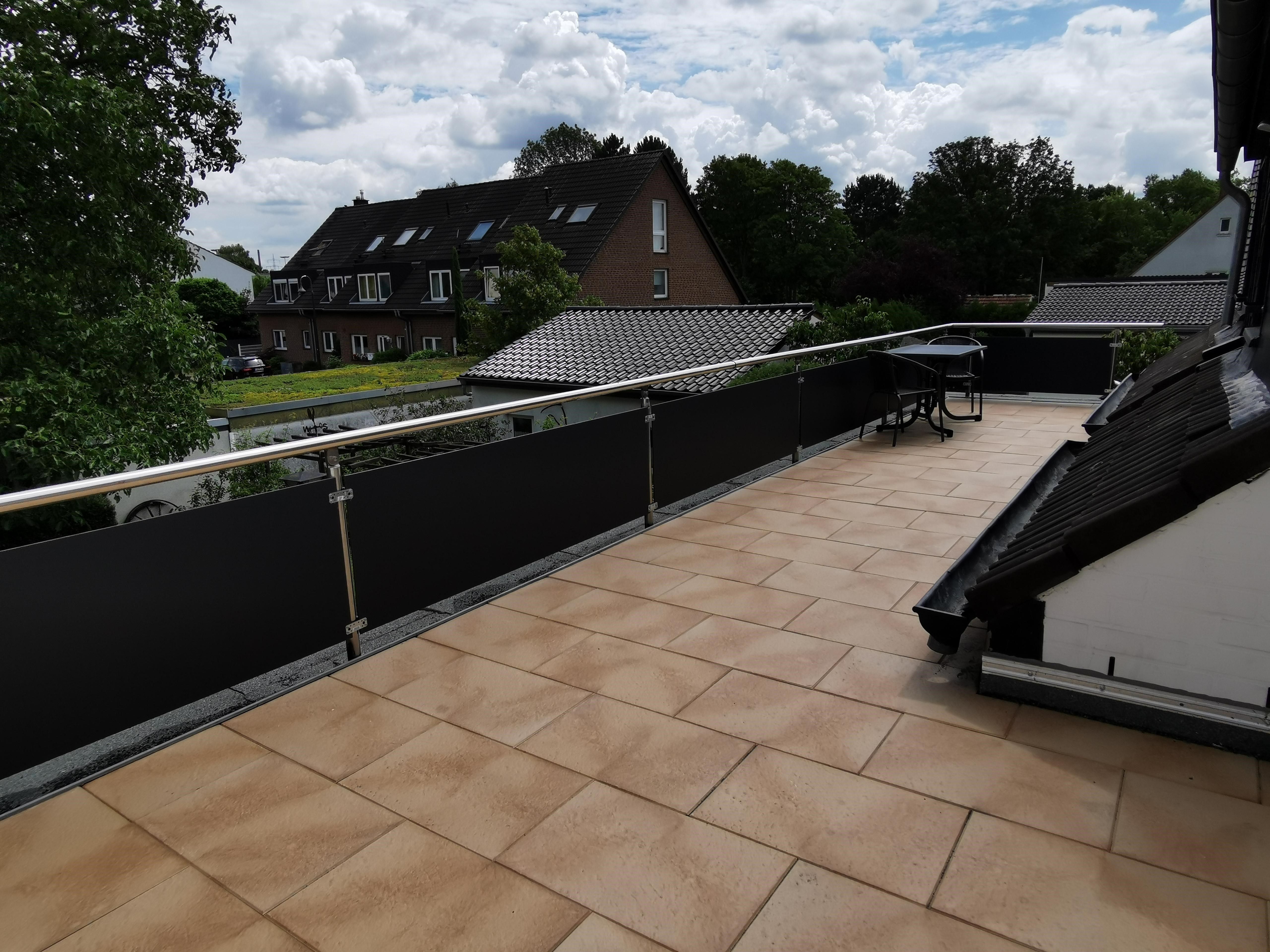 Newly Renovated 3-Room Apartment With Roof Terrace In Düsseldorf Wersten - 4
