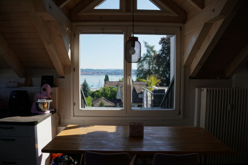 Spacious, fully furnished top-floor apartment with lake view and near lido for temporary rent - Gallery - 10