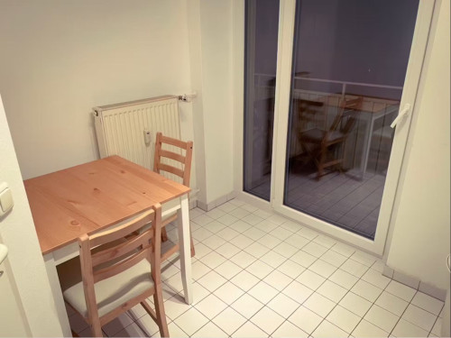 Comfy room in Westend North - Gallery - 9