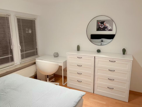 Modern room in Westend North - Gallery - 5