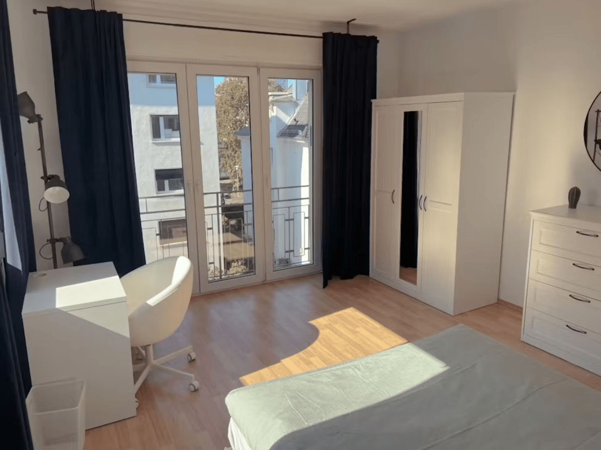 Wonderful And Spacious Room In Frankfurt Westend - 6