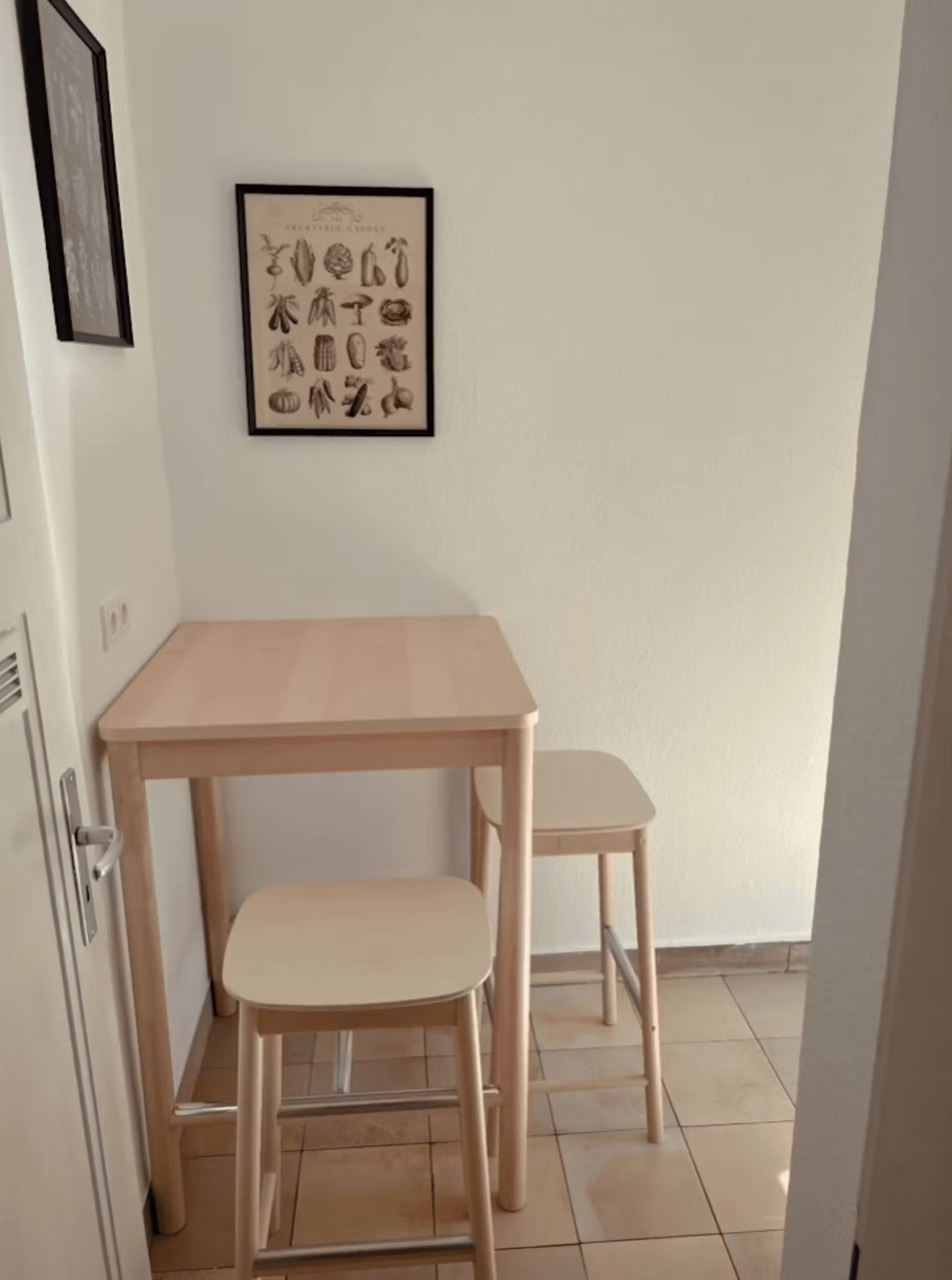Wonderful And Spacious Room In Frankfurt Westend - 4