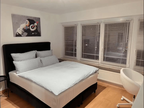 Gorgeous & great room in Westend North