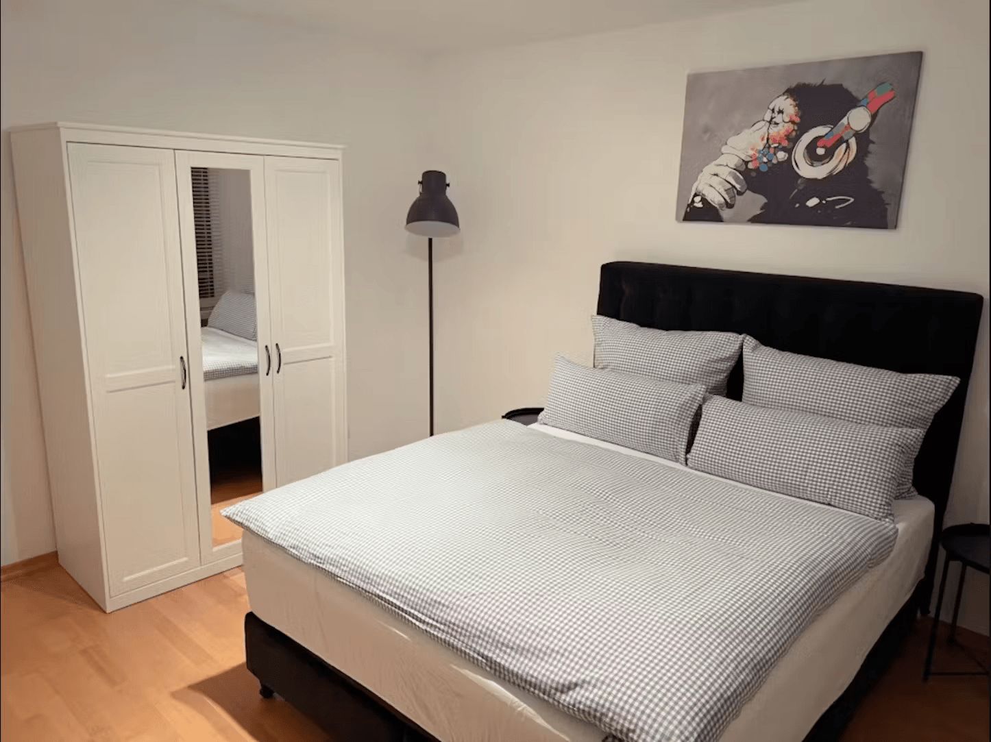 Gorgeous & Great Room In Westend North - 5