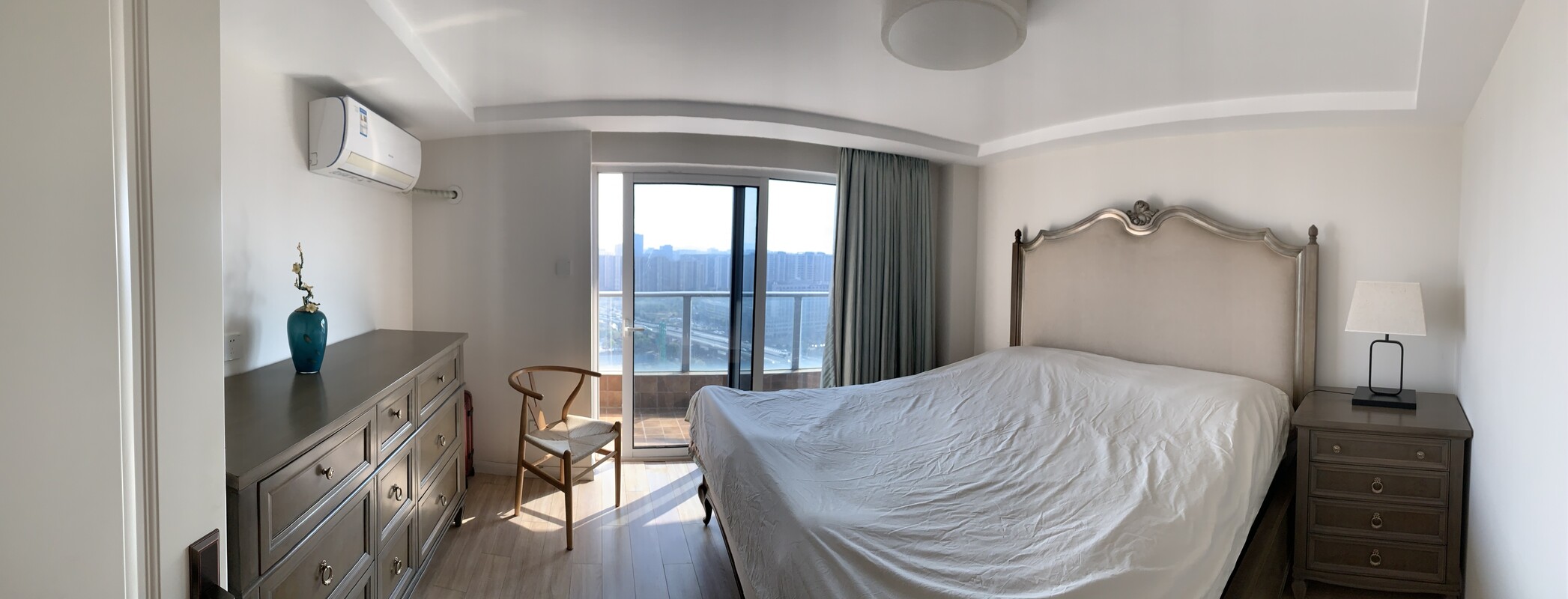 Cozy King Bedroom With Park-View Balcony(Full Room) - 1