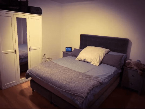Bright & xozy room in Westend North