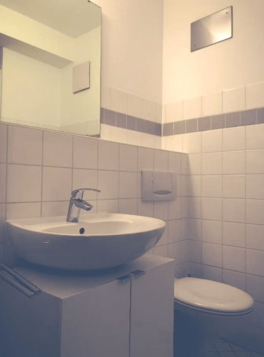Bright & xozy room in Westend North - Gallery - 10