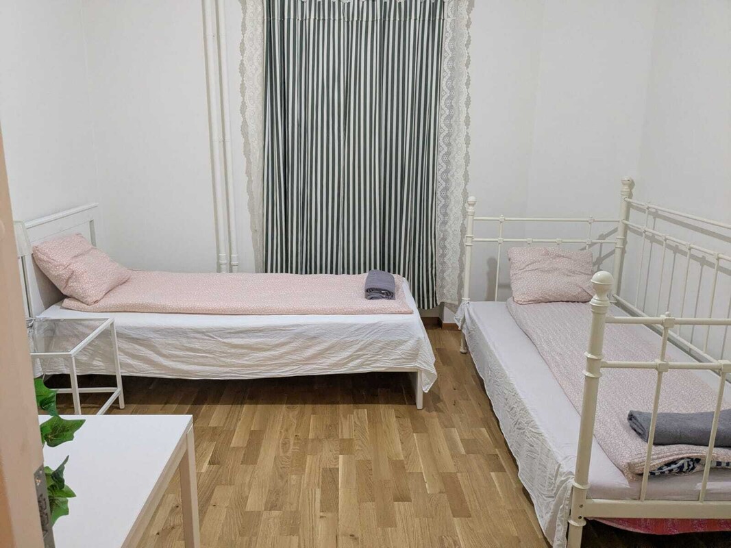 Bedroom With Apartmwnt Entrance(Single Bed) - 1