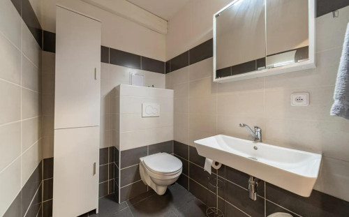 Big twin bedroom in the Vinohrady district - Gallery - 8