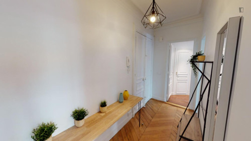 Sublime double bedroom in Quartier du Faubourg-du-Roule