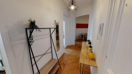 Sublime double bedroom in Quartier du Faubourg-du-Roule