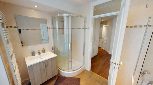 Sublime double bedroom in Quartier du Faubourg-du-Roule - Gallery - 8