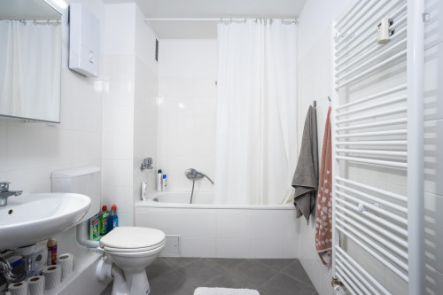 Spacious single bedroom in a 5-bedroom apartment near Elbruchstraße transport station