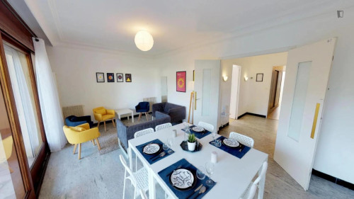 Big double bedroom next to the University of Montpellier - Institute of Pharmacy Industrial