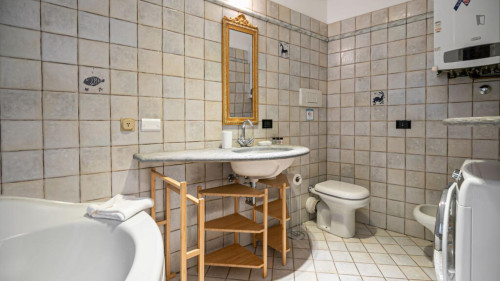 Splendid 2-bedroom apartment near Università Cattolica del Sacro Cuore  - Gallery - 11