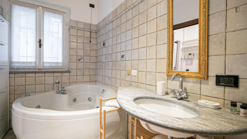 Splendid 2-bedroom apartment near Università Cattolica del Sacro Cuore  - Gallery - 14