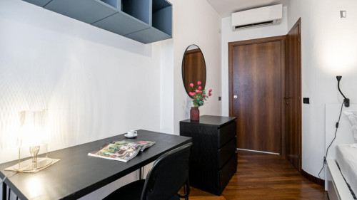 Splendid 2-bedroom apartment near Università Cattolica del Sacro Cuore  - Gallery - 18
