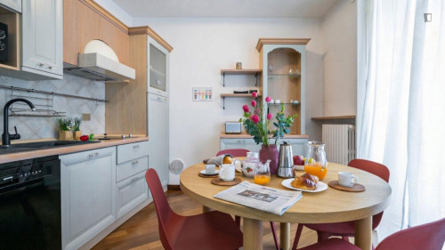 Splendid 2-bedroom apartment near Università Cattolica del Sacro Cuore  - Gallery - 6