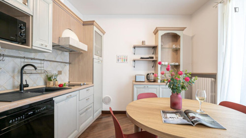 Splendid 2-bedroom apartment near Università Cattolica del Sacro Cuore  - Gallery - 2