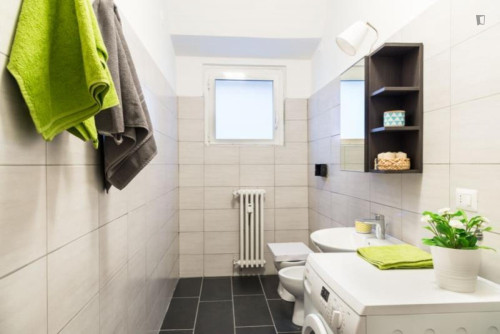 Cozy double room with a balcony, in Cesano Boscone